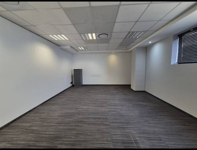 61M² OFFICE TO LET IN SANDTON CENTRAL